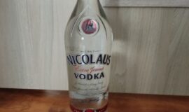 Nikolaus extra jemná Vodka 1L