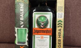 Jagermeistner 0,7l 35% v kartoniku + 4 plastové poháre