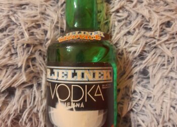 R.JELINEK VODKA JEMNÁ VIZOVICE CZECHOSLOVAKIA