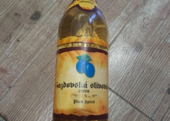 Gazdovská slivovica extra 3L. 52%, 6 ročná