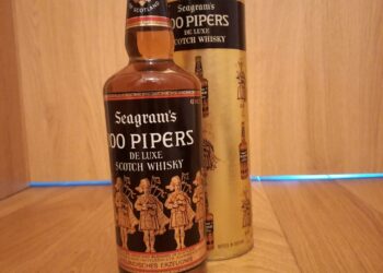 Seagram’s 100 Pipers – Zachovalý retro komplet s tubou (80. roky, 43%)