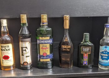 Alkohol 8 flaše, staršie ročniky